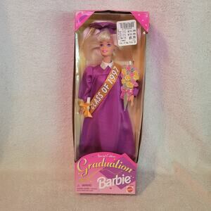 Class of 1997 Special Edition Graduation Barbie Doll Mattel 16487 Vintage NIB